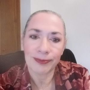 Meet your Posher, Debbie